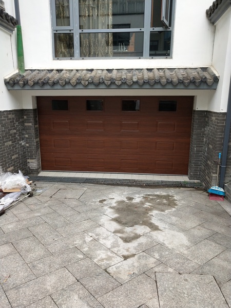 翻板车库门